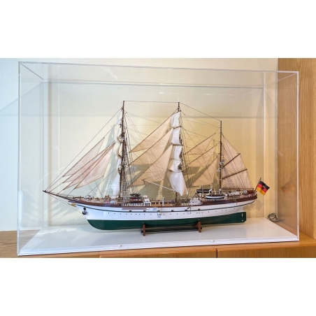 Plexiglas vitrinekap | plexiglas stolp | maquettekap op maat Plexiglas vitrinekap | plexiglas stolp | maquettekap op maat