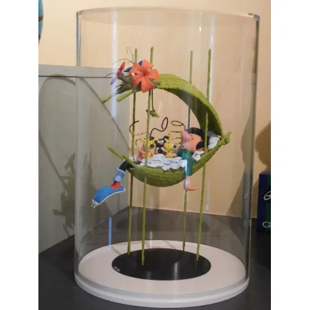 Ronde plexiglas beschermkappen voor productpresentatie